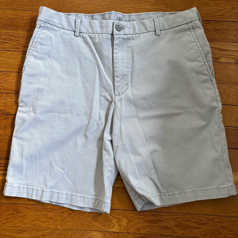 IZOD Men's Light Gray Shorts | Size 34